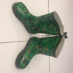 Bug camo garden/ rain boots